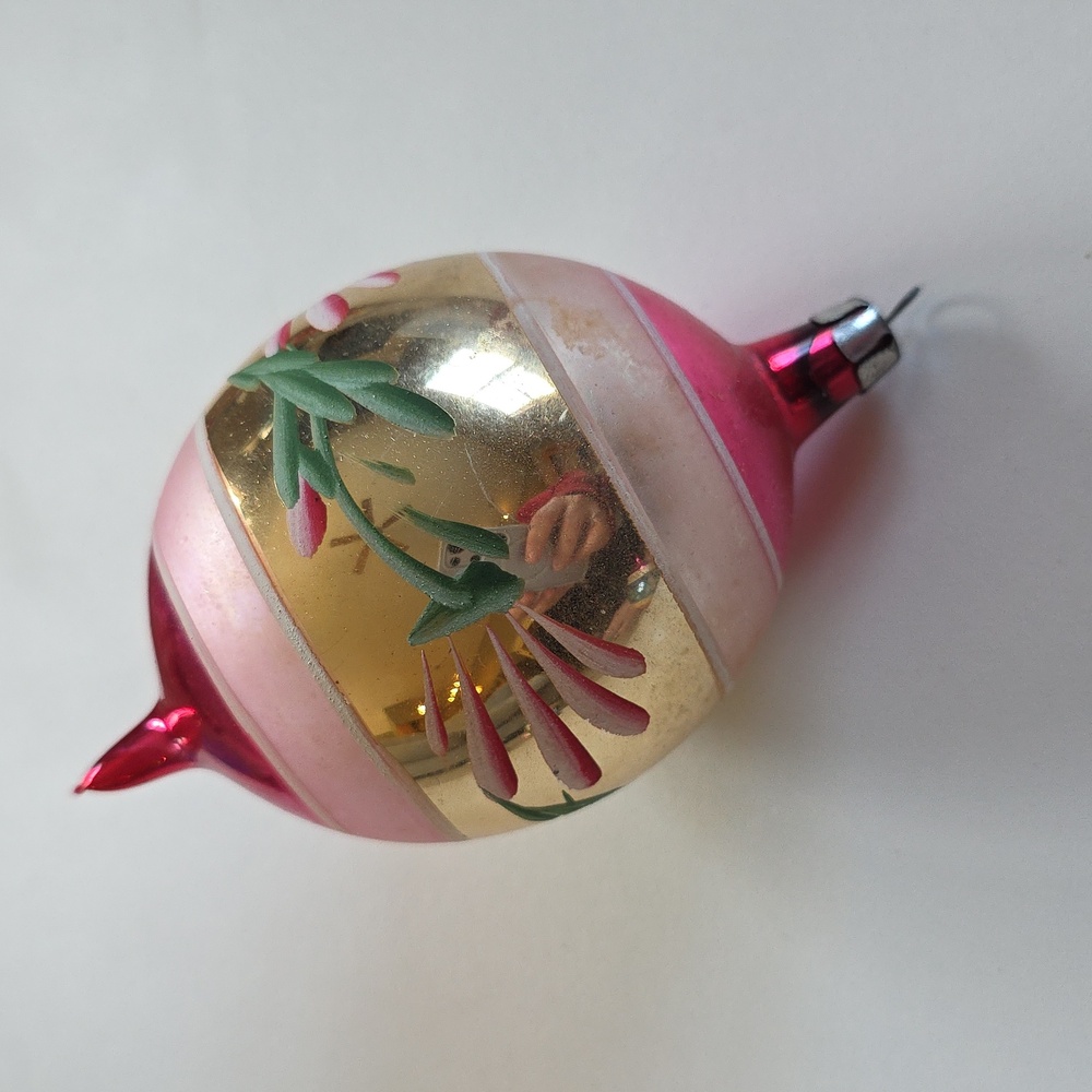 Vintage Holiday Ornament Set - Pink, Gold, Blue - 1950's - Picture 8 of 10